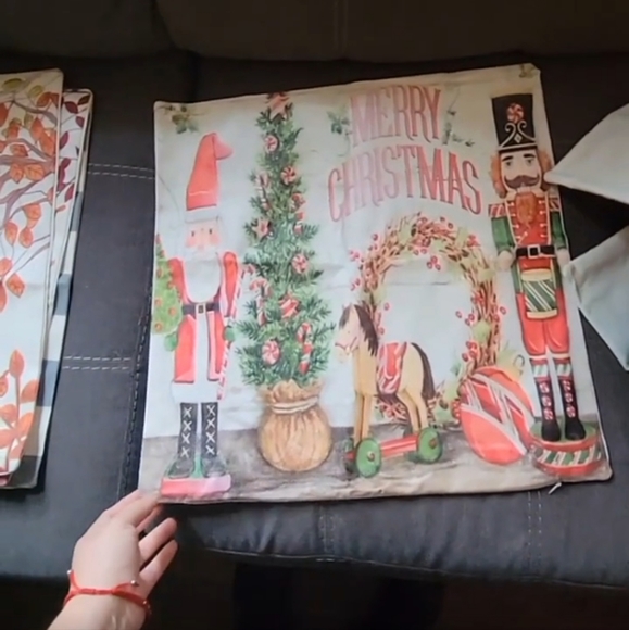 Set of 4 Christmas farmhouse 18x18" Pillow covers - Picture 3 of 6